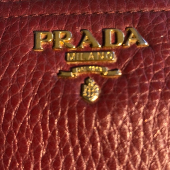 AUTHENTIC. Prada Saffiano Wallet in red - Picture 2 of 10